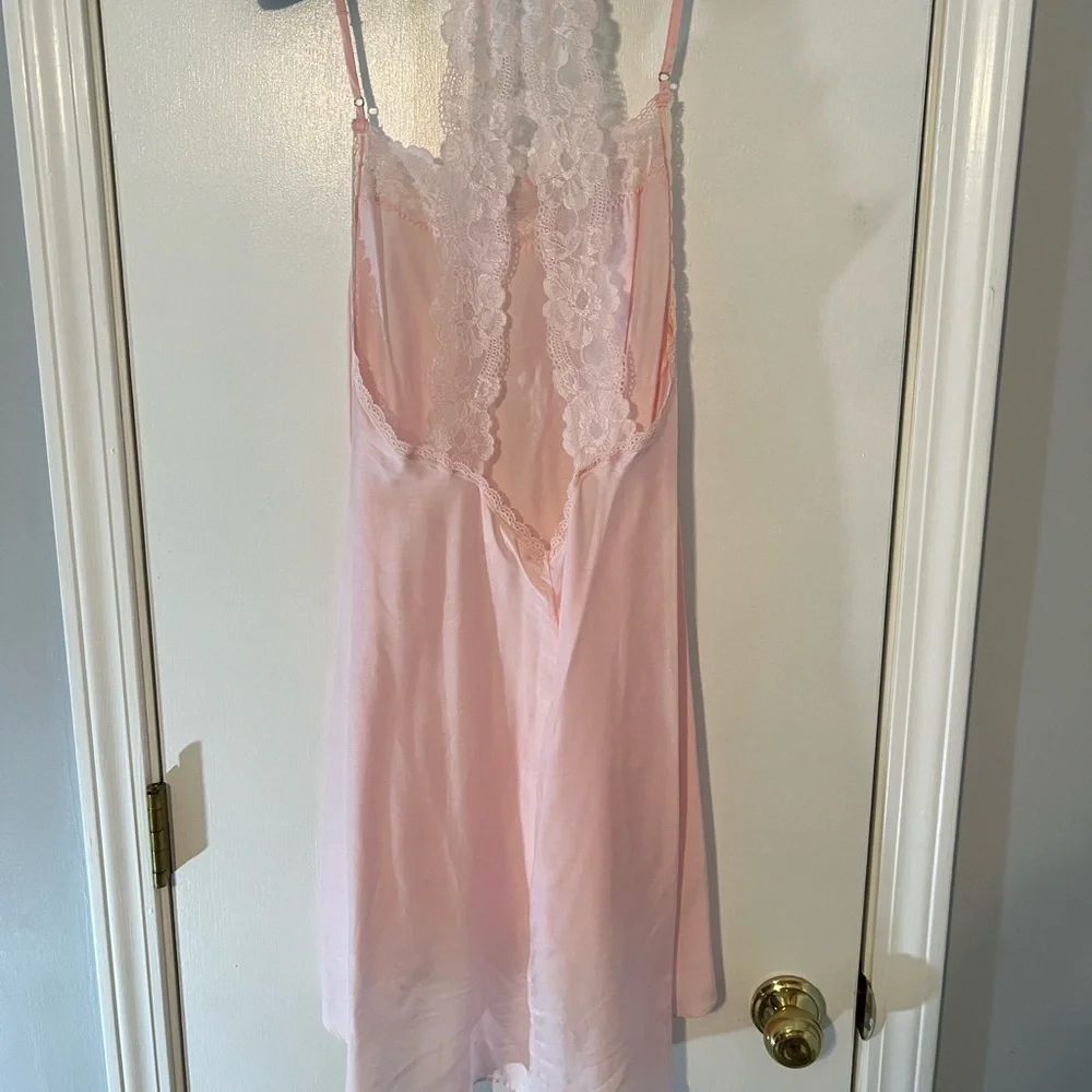 VICTORIA’S SECRET High-low Sheer Pink Lace Silk Blend Slip - Size Medium 💕 - Picture 8 of 9